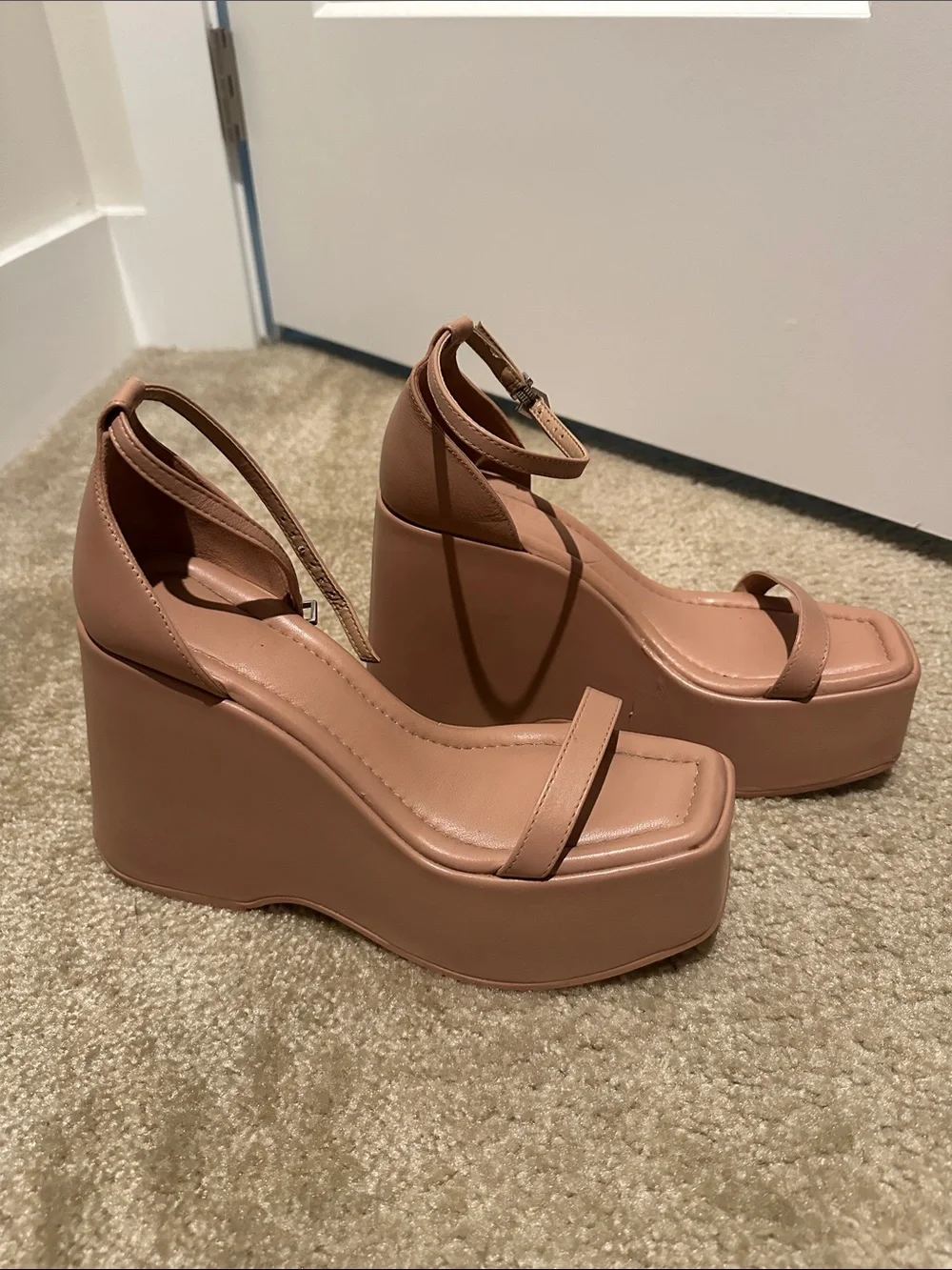 Schutz 7B nude ankle strap